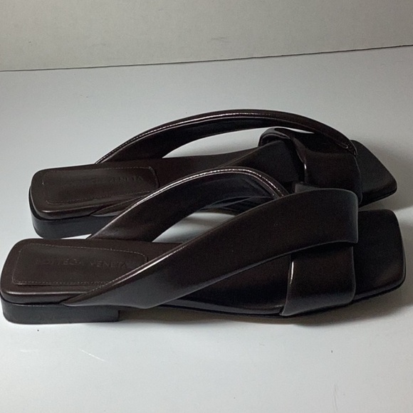 BOTTEGA VENETA 
Riva Flat Mule
$ 950 - Picture 9 of 14